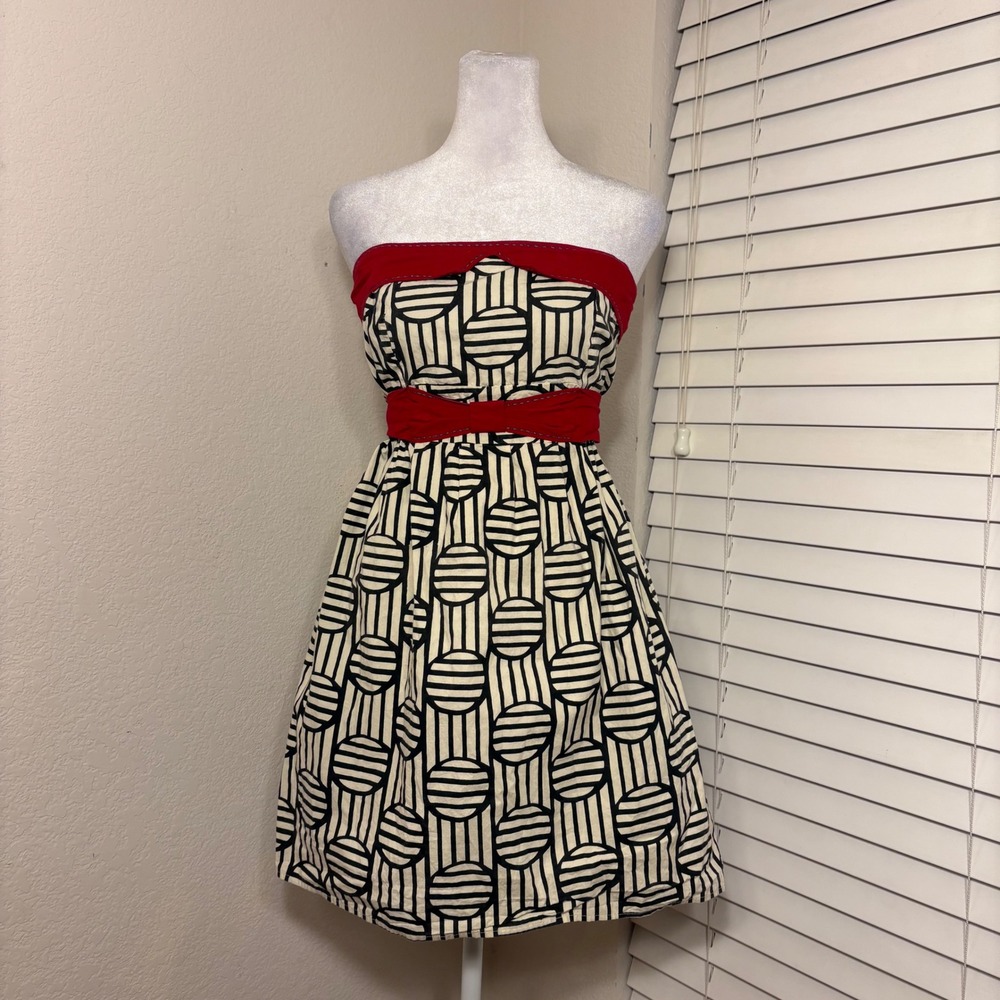 Fashion Spy Strapless Cotton Mini Dress Black White Geometric Red Bow Accent L